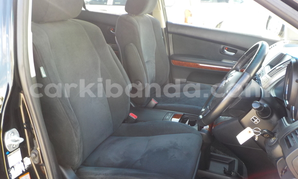 Nunua Ilio tumika Toyota Harrier Nyeusi Gari ndani ya Kampala nchini Uganda Nunua Ilio tumika Toyota Harrier Nyeusi Gari ndani ya Kampala nchini Uganda