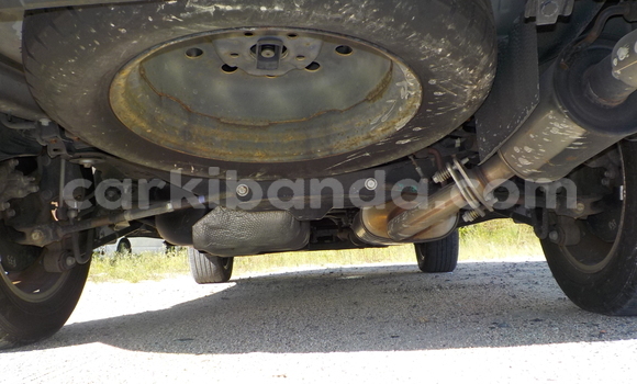 Nunua Ilio tumika Toyota Harrier Nyeusi Gari ndani ya Kampala nchini Uganda Nunua Ilio tumika Toyota Harrier Nyeusi Gari ndani ya Kampala nchini Uganda