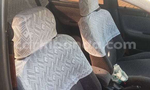 Acheter Occasion Voiture Toyota Corolla Blanc à Kampala, Ouganda Acheter Occasion Voiture Toyota Corolla Blanc à Kampala, Ouganda