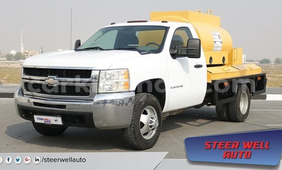 Buy Import Chevrolet Silverado White Car in Import - Dubai in Uganda