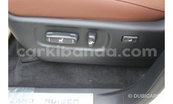Gura Imported Toyota Land Cruiser White Imodoka i Import - Dubai mu Uganda Gura Imported Toyota Land Cruiser White Imodoka i Import - Dubai mu Uganda