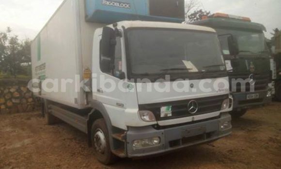 Buy Used Mercedes‒Benz 200 White Car in Arua in Uganda