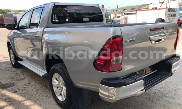 Nunua Ilio tumika Toyota Hilux Nyingine Gari ndani ya Kampala nchini Uganda Nunua Ilio tumika Toyota Hilux Nyingine Gari ndani ya Kampala nchini Uganda