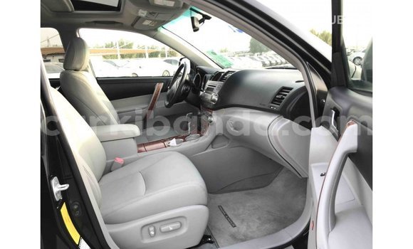 Buy Import Toyota Highlander Black Car in Import - Dubai in Uganda Buy Import Toyota Highlander Black Car in Import - Dubai in Uganda