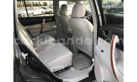 Buy Import Toyota Highlander Black Car in Import - Dubai in Uganda Buy Import Toyota Highlander Black Car in Import - Dubai in Uganda