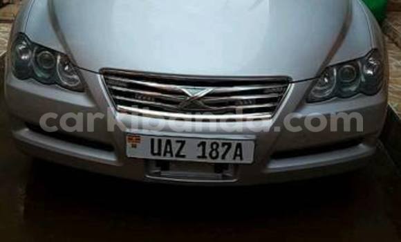 Gura Yakoze Toyota Mark X Silver Imodoka i Kampala mu Uganda Gura Yakoze Toyota Mark X Silver Imodoka i Kampala mu Uganda