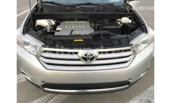 Gura Imported Toyota Highlander Other Imodoka i Import - Dubai mu Uganda Gura Imported Toyota Highlander Other Imodoka i Import - Dubai mu Uganda