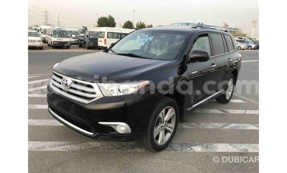 Nunua Imported Toyota Highlander Nyeusi Gari ndani ya Import - Dubai nchini Uganda Nunua Imported Toyota Highlander Nyeusi Gari ndani ya Import - Dubai nchini Uganda
