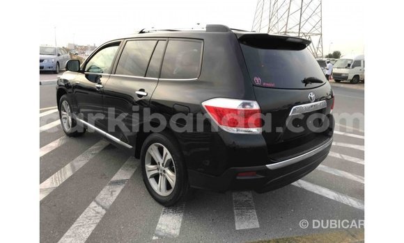 Nunua Imported Toyota Highlander Nyeusi Gari ndani ya Import - Dubai nchini Uganda Nunua Imported Toyota Highlander Nyeusi Gari ndani ya Import - Dubai nchini Uganda