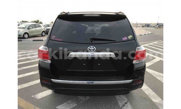 Nunua Imported Toyota Highlander Nyeusi Gari ndani ya Import - Dubai nchini Uganda Nunua Imported Toyota Highlander Nyeusi Gari ndani ya Import - Dubai nchini Uganda