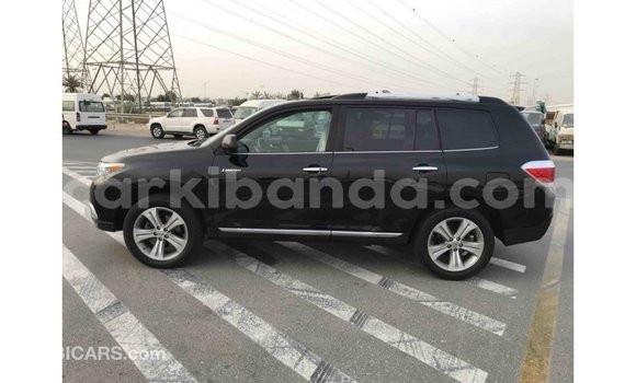 Nunua Imported Toyota Highlander Nyeusi Gari ndani ya Import - Dubai nchini Uganda Nunua Imported Toyota Highlander Nyeusi Gari ndani ya Import - Dubai nchini Uganda