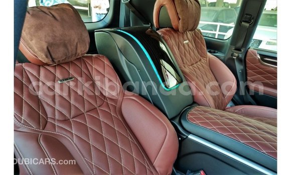 Acheter Import Voiture Lexus LX Noir à Import - Dubai, Ouganda Acheter Import Voiture Lexus LX Noir à Import - Dubai, Ouganda