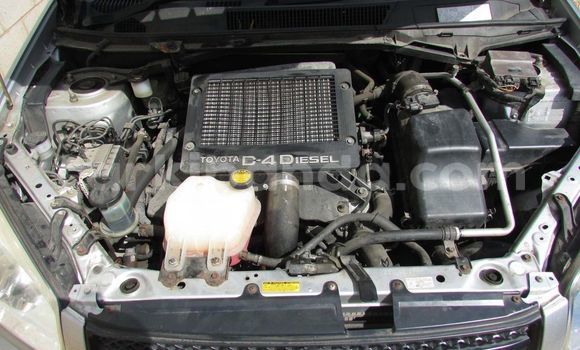 Nunua Ilio tumika Toyota RAV4 Fedha Gari ndani ya Kampala nchini Uganda Nunua Ilio tumika Toyota RAV4 Fedha Gari ndani ya Kampala nchini Uganda