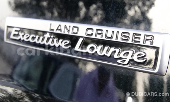 Acheter Import Voiture Toyota Land Cruiser Noir à Import - Dubai, Ouganda Acheter Import Voiture Toyota Land Cruiser Noir à Import - Dubai, Ouganda