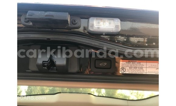 Gura Imported Toyota Land Cruiser Black Imodoka i Import - Dubai mu Uganda Gura Imported Toyota Land Cruiser Black Imodoka i Import - Dubai mu Uganda