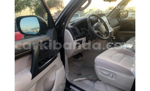 Gura Imported Toyota Land Cruiser Black Imodoka i Import - Dubai mu Uganda Gura Imported Toyota Land Cruiser Black Imodoka i Import - Dubai mu Uganda