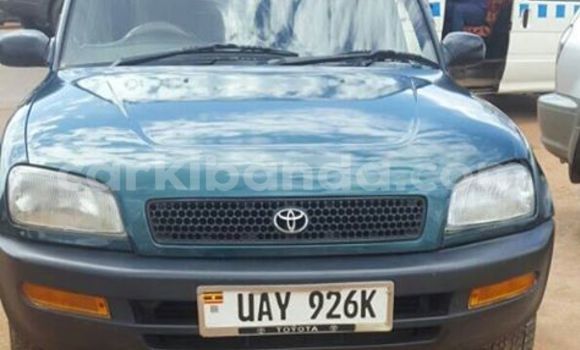 Gura Yakoze Toyota RAV4 Black Imodoka i Kampala mu Uganda Gura Yakoze Toyota RAV4 Black Imodoka i Kampala mu Uganda
