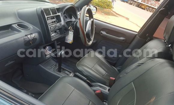 Gura Yakoze Toyota RAV4 Black Imodoka i Kampala mu Uganda Gura Yakoze Toyota RAV4 Black Imodoka i Kampala mu Uganda