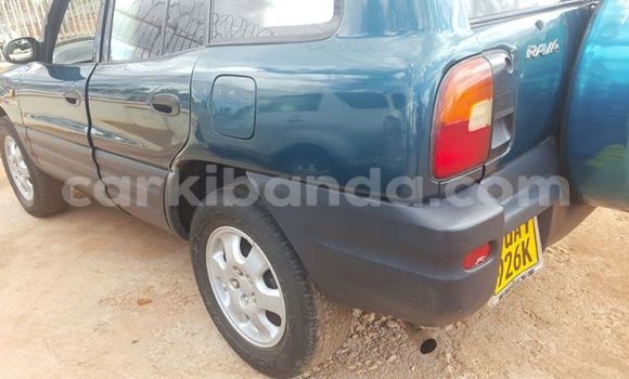Gura Yakoze Toyota RAV4 Black Imodoka i Kampala mu Uganda Gura Yakoze Toyota RAV4 Black Imodoka i Kampala mu Uganda