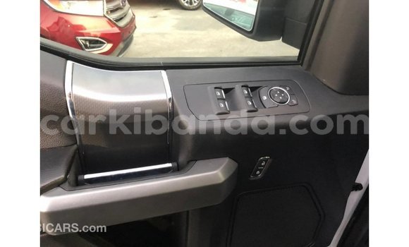 Gura Imported Ford V8 White Imodoka i Import - Dubai mu Uganda Gura Imported Ford V8 White Imodoka i Import - Dubai mu Uganda