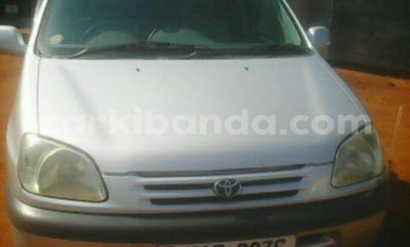 Gura Yakoze Toyota Raum Silver Imodoka i Kampala mu Uganda Gura Yakoze Toyota Raum Silver Imodoka i Kampala mu Uganda
