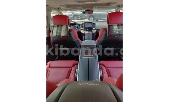 Gura Imported Toyota Land Cruiser Black Imodoka i Import - Dubai mu Uganda Gura Imported Toyota Land Cruiser Black Imodoka i Import - Dubai mu Uganda