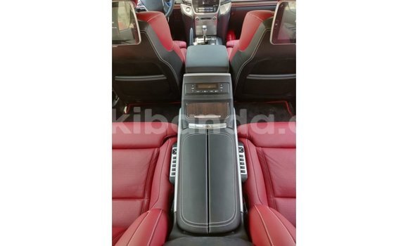 Gura Imported Toyota Land Cruiser Black Imodoka i Import - Dubai mu Uganda Gura Imported Toyota Land Cruiser Black Imodoka i Import - Dubai mu Uganda