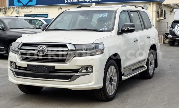 Buy Import Toyota Land Cruiser White Car in Import - Dubai in Uganda Buy Import Toyota Land Cruiser White Car in Import - Dubai in Uganda