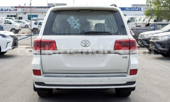 Buy Import Toyota Land Cruiser White Car in Import - Dubai in Uganda Buy Import Toyota Land Cruiser White Car in Import - Dubai in Uganda