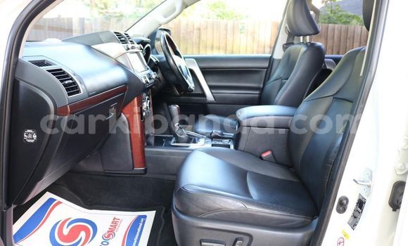 Nunua Ilio tumika Toyota Land Cruiser Prado Nyingine Gari ndani ya Kampala nchini Uganda Nunua Ilio tumika Toyota Land Cruiser Prado Nyingine Gari ndani ya Kampala nchini Uganda