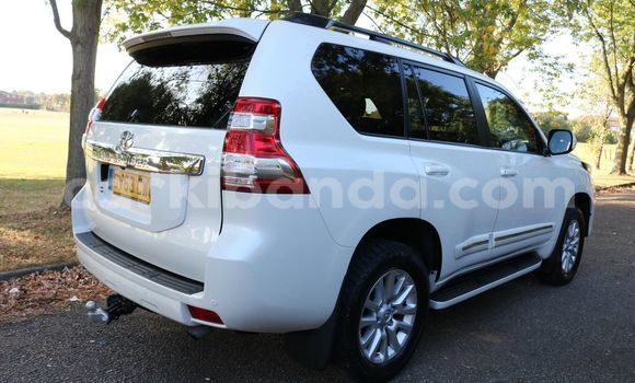 Nunua Ilio tumika Toyota Land Cruiser Prado Nyingine Gari ndani ya Kampala nchini Uganda Nunua Ilio tumika Toyota Land Cruiser Prado Nyingine Gari ndani ya Kampala nchini Uganda