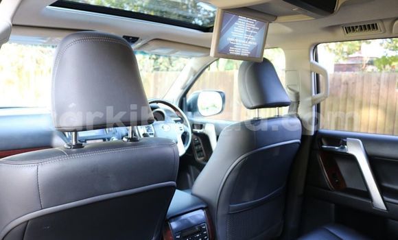 Nunua Ilio tumika Toyota Land Cruiser Prado Nyingine Gari ndani ya Kampala nchini Uganda Nunua Ilio tumika Toyota Land Cruiser Prado Nyingine Gari ndani ya Kampala nchini Uganda