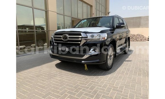 Acheter Import Voiture Toyota Land Cruiser Noir à Import - Dubai, Ouganda Acheter Import Voiture Toyota Land Cruiser Noir à Import - Dubai, Ouganda