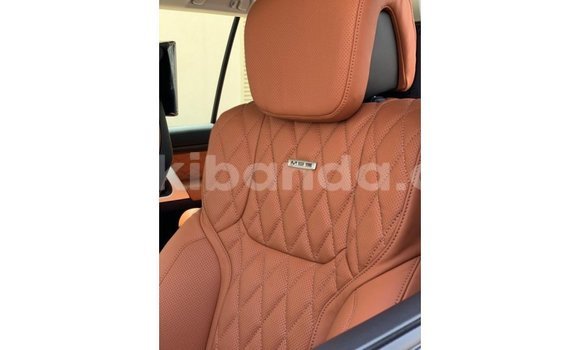 Acheter Import Voiture Toyota Land Cruiser Noir à Import - Dubai, Ouganda Acheter Import Voiture Toyota Land Cruiser Noir à Import - Dubai, Ouganda