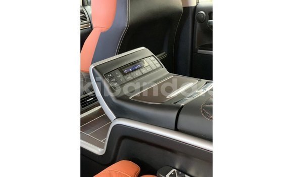 Acheter Import Voiture Toyota Land Cruiser Noir à Import - Dubai, Ouganda Acheter Import Voiture Toyota Land Cruiser Noir à Import - Dubai, Ouganda