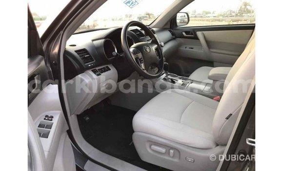 Buy Import Toyota Highlander Other Car in Import - Dubai in Uganda Buy Import Toyota Highlander Other Car in Import - Dubai in Uganda