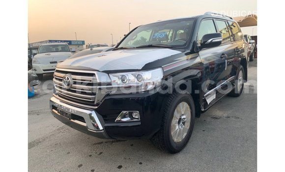 Gura Imported Toyota Land Cruiser Black Imodoka i Import - Dubai mu Uganda Gura Imported Toyota Land Cruiser Black Imodoka i Import - Dubai mu Uganda