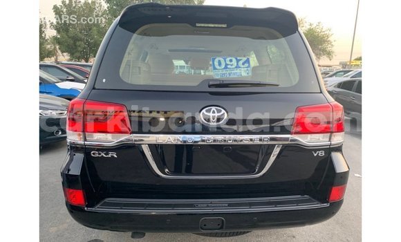 Gura Imported Toyota Land Cruiser Black Imodoka i Import - Dubai mu Uganda Gura Imported Toyota Land Cruiser Black Imodoka i Import - Dubai mu Uganda