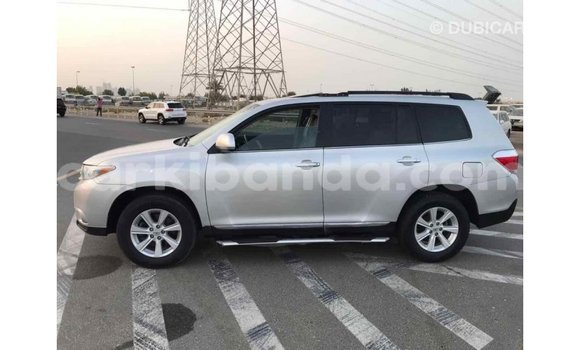 Gura Imported Toyota Highlander Other Imodoka i Import - Dubai mu Uganda Gura Imported Toyota Highlander Other Imodoka i Import - Dubai mu Uganda