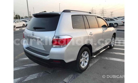 Gura Imported Toyota Highlander Other Imodoka i Import - Dubai mu Uganda Gura Imported Toyota Highlander Other Imodoka i Import - Dubai mu Uganda