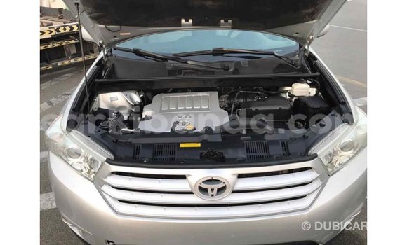 Gura Imported Toyota Highlander Other Imodoka i Import - Dubai mu Uganda Gura Imported Toyota Highlander Other Imodoka i Import - Dubai mu Uganda