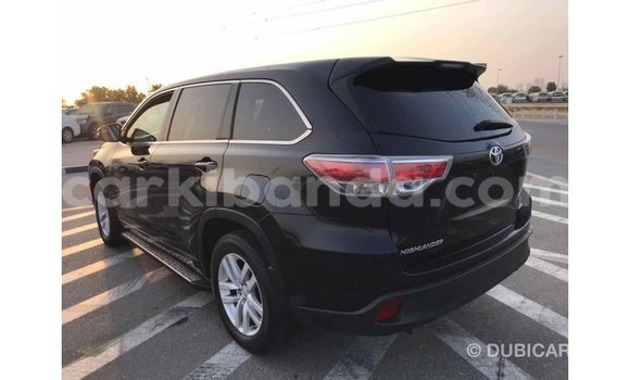 Nunua Imported Toyota Highlander Nyeusi Gari ndani ya Import - Dubai nchini Uganda Nunua Imported Toyota Highlander Nyeusi Gari ndani ya Import - Dubai nchini Uganda
