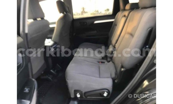 Nunua Imported Toyota Highlander Nyeusi Gari ndani ya Import - Dubai nchini Uganda Nunua Imported Toyota Highlander Nyeusi Gari ndani ya Import - Dubai nchini Uganda