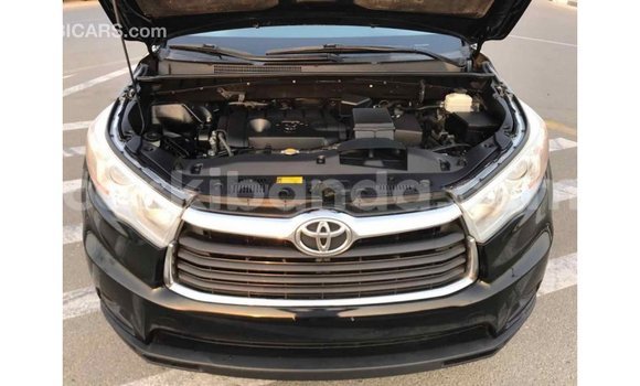 Nunua Imported Toyota Highlander Nyeusi Gari ndani ya Import - Dubai nchini Uganda Nunua Imported Toyota Highlander Nyeusi Gari ndani ya Import - Dubai nchini Uganda