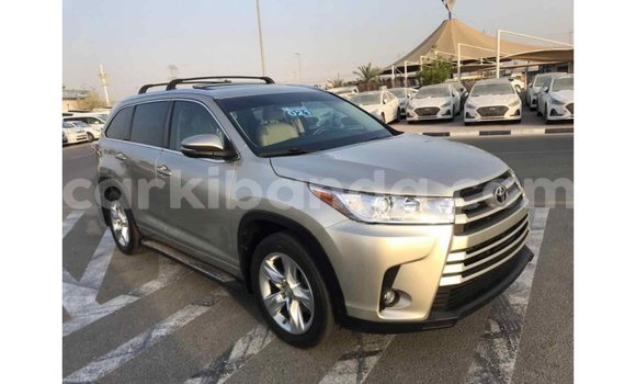 Buy Import Toyota Highlander Beige Car in Import - Dubai in Uganda Buy Import Toyota Highlander Beige Car in Import - Dubai in Uganda