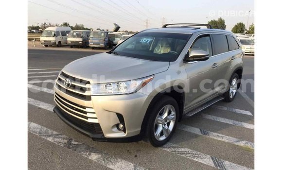 Buy Import Toyota Highlander Beige Car in Import - Dubai in Uganda Buy Import Toyota Highlander Beige Car in Import - Dubai in Uganda