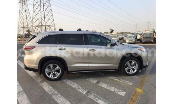 Buy Import Toyota Highlander Beige Car in Import - Dubai in Uganda Buy Import Toyota Highlander Beige Car in Import - Dubai in Uganda