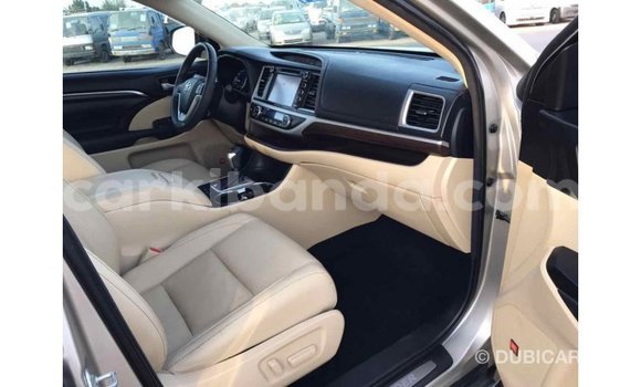 Buy Import Toyota Highlander Beige Car in Import - Dubai in Uganda Buy Import Toyota Highlander Beige Car in Import - Dubai in Uganda