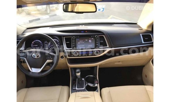 Buy Import Toyota Highlander Beige Car in Import - Dubai in Uganda Buy Import Toyota Highlander Beige Car in Import - Dubai in Uganda