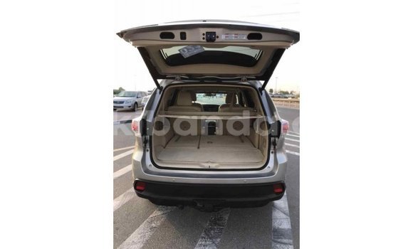 Buy Import Toyota Highlander Beige Car in Import - Dubai in Uganda Buy Import Toyota Highlander Beige Car in Import - Dubai in Uganda